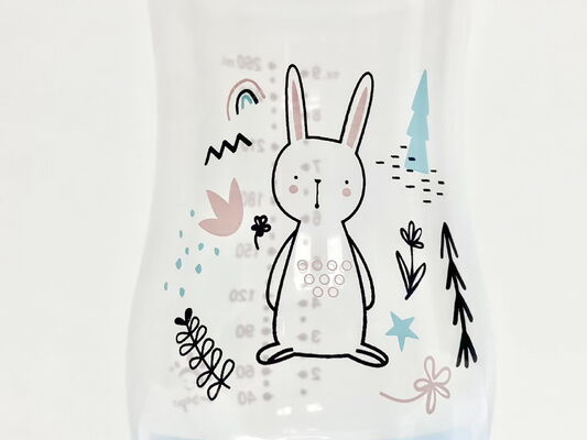 2026 Nuevo diseño Anti cólico BPA libre de PP Botella de bebé con silicona pezón 0-12 meses