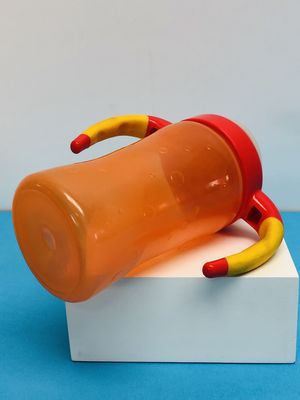 De BPA derramamiento libremente no 9 meses taza de Sippy del bebé del niño de 7 onzas
