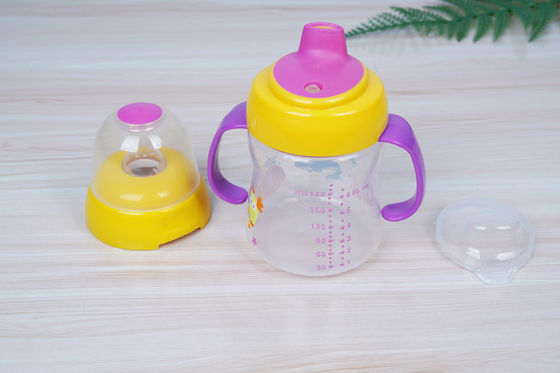 2 de 1 meses libre de la succión BPA de la entrerrosca 6 taza de Sippy del bebé de 6 onzas